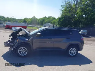 2018 Jeep Compass Sport с VIN 3C4NJCAB9JT411468, выставлен на аукционе IAAI как лот 42408617 с пробегом 86 042 миль миль и . История ставок и продаж доступна на DreamBid. Изображение 14.