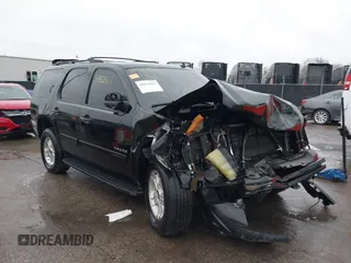2012 Chevrolet Tahoe LT z VIN 1GNSCBE04CR227932, wystawiony jako IAAI lot #38472865 z przebiegiem 167 457 mil mil oraz . Historia ofert i sprzedaży dostępna na DreamBid. Obrazek 6.