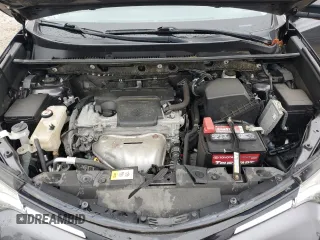 2017 Toyota RAV4 LE z VIN JTMBFREV8HJ138052, wystawiony jako Copart lot #61393655 z przebiegiem 49 785 mil mil oraz Szkoda całkowita • Salvage title. Historia ofert i sprzedaży dostępna na DreamBid. Obrazek 12.