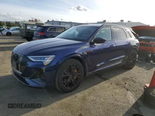 2022 Audi e-tron Chronos with VIN WA1VABGE8NB035861, listed as a Copart auction lot 38647124 with 15,702 mi miles. Bid and sale history available at carsss.com. Image 1.