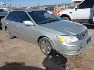 2003 Toyota Avalon XL with VIN 4T1BF28B43U323789, listed as a IAAI auction lot 41416715 with 178,295 mi miles and . Bid and sale history available at carsss.com. Image 1.