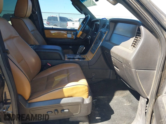 2012 Lincoln Navigator z VIN 5LMJJ2J56CEL07597, wystawiony jako IAAI lot #41732470 z przebiegiem 189 141 mil mil oraz . Historia ofert i sprzedaży dostępna na DreamBid. Obrazek 5.