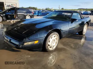 1993 Chevrolet Corvette z VIN 1G1YY33PXP5107696, wystawiony jako Copart lot #42571485 z przebiegiem Nie podano mil oraz Czysty tytuł • Clean title. Historia ofert i sprzedaży dostępna na DreamBid. Obrazek 1.
