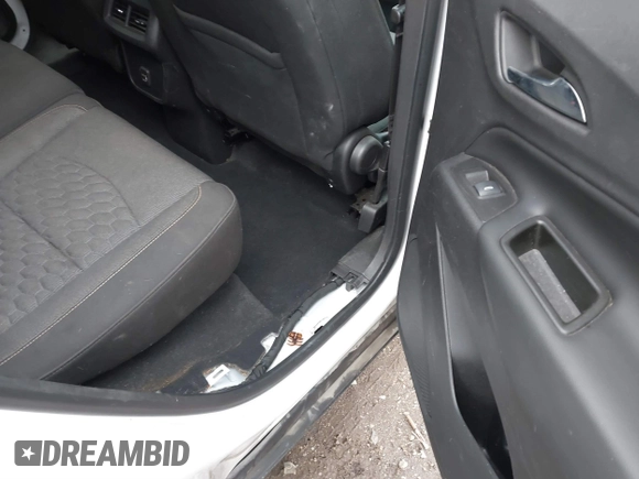 2020 Chevrolet Equinox LT with VIN 3GNAXLEX8LS527490, listed as a IAAI auction lot 41574834 with 90,845 mi miles. Bid and sale history available at carsss.com. Image 8.