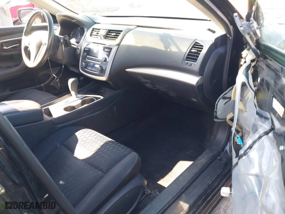 2017 Nissan Altima 2.5 SR with VIN 1N4AL3AP4HC293538, listed as a IAAI auction lot 41492018 with 199,200 mi miles. Bid and sale history available at carsss.com. Image 5.
