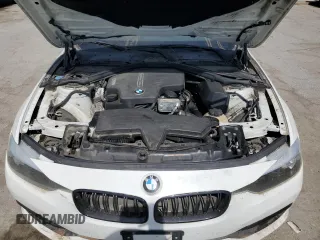 2017 BMW 3 Series 320i z VIN WBA8A9C53HK620298, wystawiony jako Copart lot #58196815 z przebiegiem 101 971 mil mil oraz Szkoda całkowita • Salvage title. Historia ofert i sprzedaży dostępna na DreamBid. Obrazek 11.