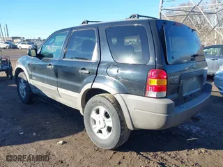 2002 Ford Escape XLT Choice with VIN 1FMYU04172KD87546, listed as a IAAI auction lot 41452834 with 241,707 mi miles. Bid and sale history available at carsss.com. Image 3.