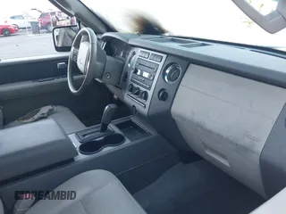2010 Ford Expedition SSV с VIN 1FMJU1F59AEB51677, выставлен на аукционе IAAI как лот 40580840 с пробегом Не указан миль и . История ставок и продаж доступна на DreamBid. Изображение 5.