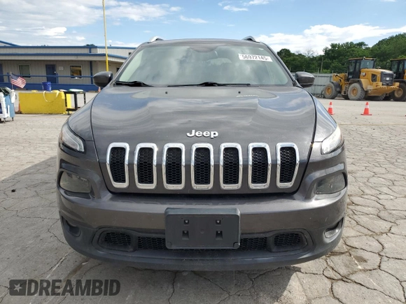 2017 Jeep Cherokee Latitude z VIN 1C4PJLCB5HW554279, wystawiony jako Copart lot #56972145 z przebiegiem 117 164 mil mil oraz Szkoda całkowita • Salvage title. Historia ofert i sprzedaży dostępna na DreamBid. Obrazek 5.