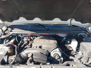 2008 Chevrolet Silverado 1500 LT w/1LT with VIN 3GCEK13J18G236402, listed as a IAAI auction lot 41659037 with 206,368 mi miles. Bid and sale history available at carsss.com. Image 10.