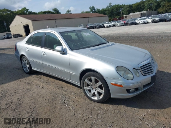 2008 Mercedes-Benz E 350 Luxury z VIN WDBUF87XX8B215837, wystawiony jako IAAI lot #40380820 z przebiegiem 116 170 mil mil oraz . Historia ofert i sprzedaży dostępna na DreamBid. Obrazek 1.