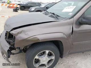 2008 Chevrolet TrailBlazer LT w/1LT with VIN 1GNDS13S182228241, listed as a IAAI auction lot 41902854 with 176,884 mi miles. Bid and sale history available at carsss.com. Image 12.