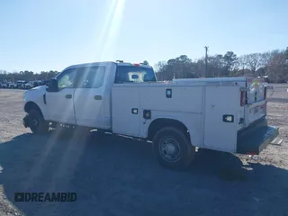 2020 Ford Super Duty F-250 SRW XL with VIN 1FD7W2B6XLED71678, listed as a IAAI auction lot 41480769 with 120,102 mi miles. Bid and sale history available at carsss.com. Image 3.
