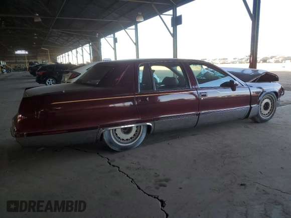 1993 Cadillac Fleetwood z VIN 1G6DW5270PR704750, wystawiony jako Copart lot #88751055 z przebiegiem Nie podano mil oraz Szkody całkowita. Historia ofert i sprzedaży dostępna na DreamBid. Obrazek 3.