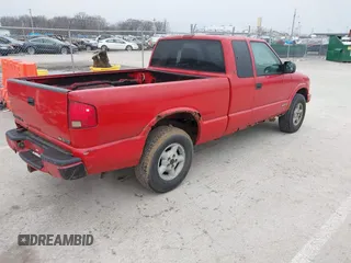 2002 Chevrolet S-10 LS with VIN 1GCDT19W928196725, listed as a IAAI auction lot 41460012 with 191,621 mi miles. Bid and sale history available at carsss.com. Image 4.