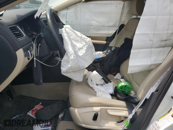 2014 Volkswagen Jetta TDI w/Premium z VIN 3VWLL7AJ6EM421646, wystawiony jako Copart lot #59305895 z przebiegiem Nie podano mil oraz Szkoda całkowita • Salvage title. Historia ofert i sprzedaży dostępna na DreamBid. Obrazek 7.