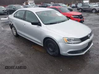 2013 Volkswagen Jetta S с VIN 3VW2K7AJ6DM291042, выставлен на аукционе IAAI как лот 42020560 с пробегом 101 757 миль миль и . История ставок и продаж доступна на DreamBid. Изображение 1.