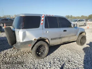 1998 Honda CR-V EX with VIN JHLRD1769WC092439, listed as a Copart auction lot 76687984 with 305,242 mi miles and Salvage Title. Bid and sale history available at carsss.com. Image 3.