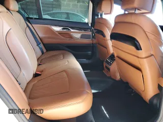 2016 BMW 7 Series 750i z VIN WBA7F0C56GGM20803, wystawiony jako Copart lot #51183415 z przebiegiem 70 728 mil mil oraz Czysty tytuł • Clean title. Historia ofert i sprzedaży dostępna na DreamBid. Obrazek 10.