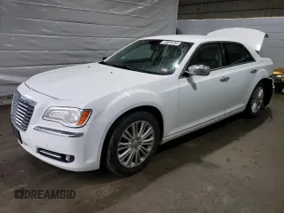 2014 Chrysler 300 C z VIN 2C3CCAKT5EH169973, wystawiony jako Copart lot #49039765 z przebiegiem 122 717 mil mil oraz Szkoda całkowita • Salvage title. Historia ofert i sprzedaży dostępna na DreamBid. Obrazek 1.