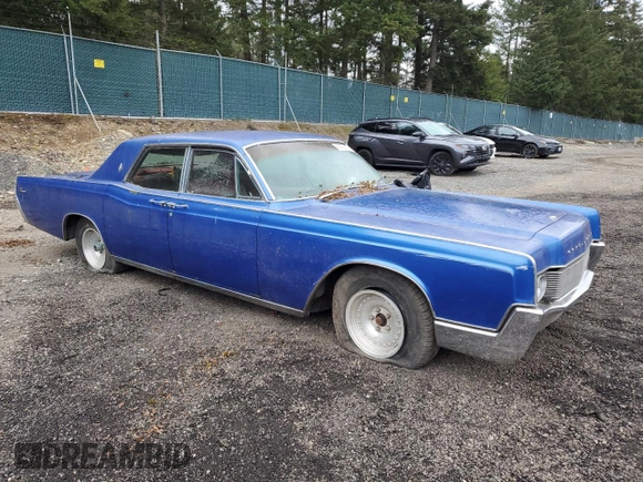 1967 Lincoln Continental with VIN 7Y82G808697, listed as a Copart auction lot 45420305 with 5,451 mi miles and Clean Title. Bid and sale history available at DreamBid. Image 4.