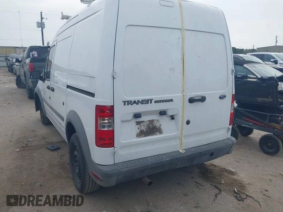 2010 Ford Transit Connect XL z VIN NM0LS7AN1AT027098, wystawiony jako IAAI lot #41740154 z przebiegiem 217 827 mil mil oraz . Historia ofert i sprzedaży dostępna na DreamBid. Obrazek 3.