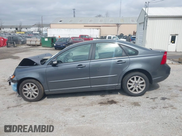2009 Volvo S40 2.4L with VIN YV1MS382492458140, listed as a IAAI auction lot 41959438 with 119,499 mi miles. Bid and sale history available at carsss.com. Image 15.
