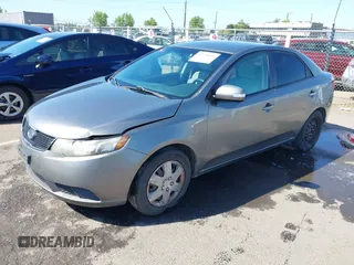 2010 Kia Forte EX z VIN KNAFU4A21A5118825, wystawiony jako IAAI lot #42138046 z przebiegiem 250 125 mil mil oraz . Historia ofert i sprzedaży dostępna na DreamBid. Obrazek 2.