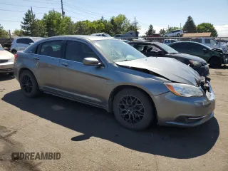 2013 Chrysler 200 LX with VIN 1C3CCBAG0DN724568, listed as a Copart auction lot 61954394 with 103,466 mi miles and Salvage Title. Bid and sale history available at carsss.com. Image 4.