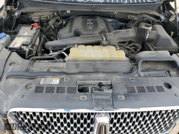 2019 Lincoln Navigator Reserve z VIN 5LMJJ3LT9KEL11983, wystawiony jako Copart lot #42546625 z przebiegiem 69 410 mil mil oraz Szkoda całkowita • Salvage title. Historia ofert i sprzedaży dostępna na DreamBid. Obrazek 12.