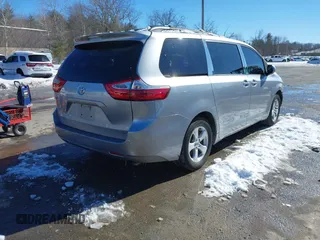 2017 Toyota Sienna LE Auto Access Seat with VIN 5TDKZ3DC1HS858686, listed as a IAAI auction lot 41632546 with 195,088 mi miles. Bid and sale history available at carsss.com. Image 4.