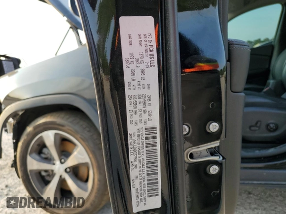 2019 Jeep Cherokee Limited with VIN 1C4PJLDX8KD377501, listed as a Copart auction lot 51636895 with 44,378 mi miles and Clean title. Bid and sale history available at DreamBid. Image 13.