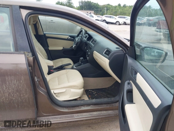 2012 Volkswagen Jetta SE z VIN 3VWDP7AJ7CM072695, wystawiony jako IAAI lot #42616264 z przebiegiem 220 296 mil mil oraz . Historia ofert i sprzedaży dostępna na DreamBid. Obrazek 5.