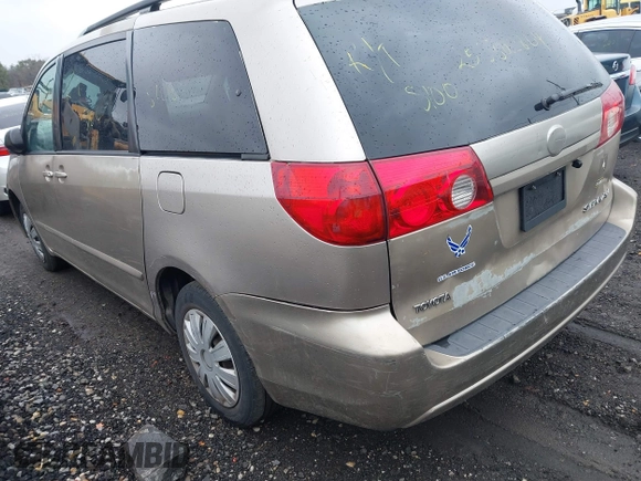 2009 Toyota Sienna CE with VIN 5TDZK23CX9S250245, listed as a IAAI auction lot 41819813 with 999,999 mi miles. Bid and sale history available at carsss.com. Image 3.