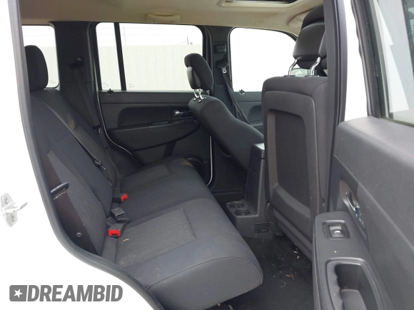 2011 Jeep Liberty Sport Jet with VIN 1J4PP2GK7BW526472, listed as a IAAI auction lot 41931452 with 105,122 mi miles and . Bid and sale history available at DreamBid. Image 8.