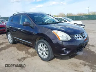 2013 Nissan Rogue SV z VIN JN8AS5MV2DW103820, wystawiony jako IAAI lot #41897820 z przebiegiem 124 955 mil mil oraz . Historia ofert i sprzedaży dostępna na DreamBid. Obrazek 1.