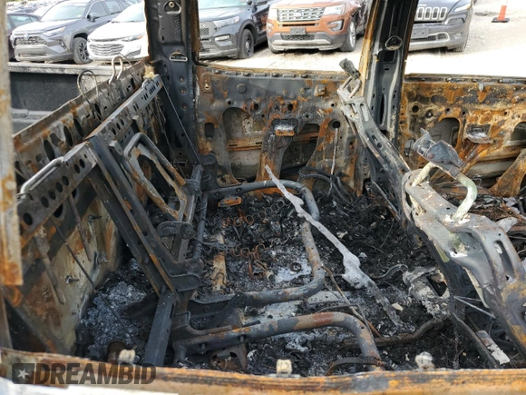 2014 GMC Sierra 1500 SLT z VIN 3GTU2VEC3EG470277, wystawiony jako Copart lot #52968965 z przebiegiem Nie podano mil oraz Szkoda całkowita • Salvage title. Historia ofert i sprzedaży dostępna na DreamBid. Obrazek 10.