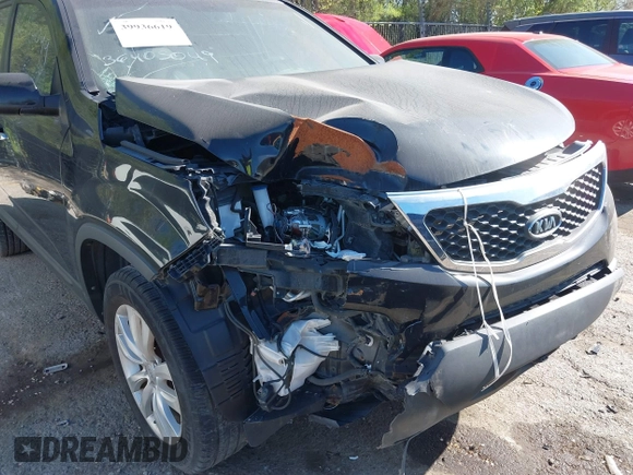2011 Kia Sorento LX with VIN 5XYKT4A2XBG073333, listed as a IAAI auction lot 39936619 with Not Provided miles. Bid and sale history available at carsss.com. Image 6.