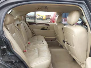 2008 Lincoln Town Car z VIN 2LNHM85WX8X636193, wystawiony jako IAAI lot #41916910 z przebiegiem Nie podano mil oraz . Historia ofert i sprzedaży dostępna na DreamBid. Obrazek 8.