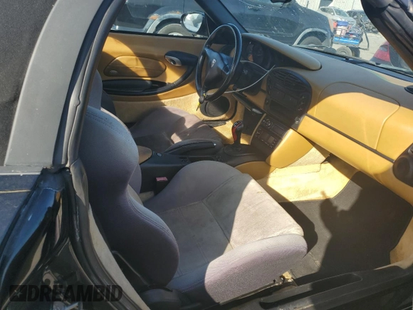 2001 Porsche Boxster z VIN WP0CA29881U625688, wystawiony jako Copart lot #43983695 z przebiegiem Nie podano mil oraz Szkoda całkowita • Salvage title. Historia ofert i sprzedaży dostępna na DreamBid. Obrazek 10.