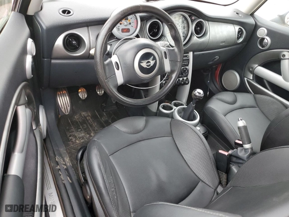 2004 MINI Cooper Hardtop S with VIN WMWRE334X4TD89209, listed as a Copart auction lot 53389895 with 238,668 mi miles and Clean Title. Bid and sale history available at carsss.com. Image 8.