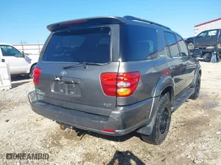 2004 Toyota Sequoia Limited with VIN 5TDZT38A84S214590, listed as a IAAI auction lot 41432564 with 292,899 mi miles. Bid and sale history available at carsss.com. Image 4.