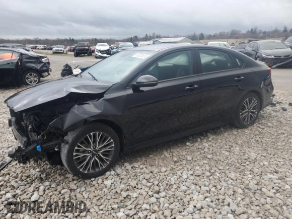 2023 Kia Forte GT-Line with VIN 3KPF54AD5PE601698, listed as a Copart auction lot 83233624 with 27,707 mi miles and Salvage Title. Bid and sale history available at carsss.com. Image 1.