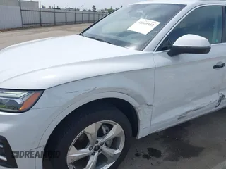 2021 Audi Q5 Premium Plus with VIN WA1BAAFY0M2069879, listed as a IAAI auction lot 42009952 with 44,686 mi miles. Bid and sale history available at carsss.com. Image 18.