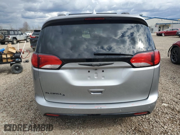 2018 Chrysler Pacifica Touring L with VIN 2C4RC1BGXJR194588, listed as a Copart auction lot 53236885 with 149,968 mi miles and Salvage Title. Bid and sale history available at DreamBid. Image 6.