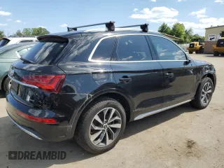 2021 Audi Q5 Premium with VIN WA1AAAFY0M2093580, listed as a Copart auction lot 68907334 with 9,755 mi miles and Salvage Title. Bid and sale history available at carsss.com. Image 3.