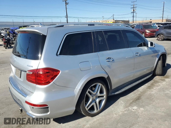 2013 Mercedes-Benz GL-Class GL 550 with VIN 4JGDF7DE2DA101552, listed as a Copart auction lot 46656895 with 195,058 mi miles and Salvage Title. Bid and sale history available at carsss.com. Image 3.