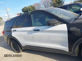 2020 Ford Police Interceptor Utility z VIN 1FM5K8ABXLGC63862, wystawiony jako IAAI lot #41146839 z przebiegiem Nie podano mil oraz . Historia ofert i sprzedaży dostępna na DreamBid. Obrazek 12.