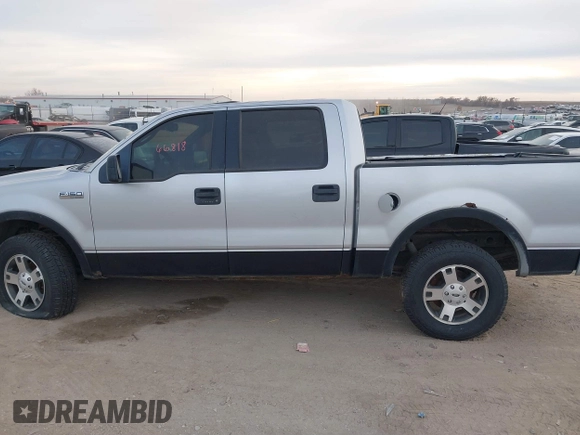 2006 Ford F-150 XLT with VIN 1FTPW14536FA32620, listed as a IAAI auction lot 40954768 with 194,303 mi miles. Bid and sale history available at carsss.com. Image 15.