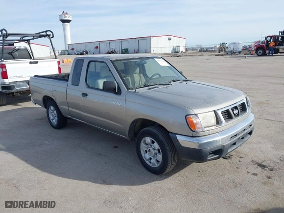 2000 Nissan Frontier 2WD XE with VIN 1N6DD26S1YC423848, listed as a IAAI auction lot 41771740 with 153,769 mi miles. Bid and sale history available at carsss.com. Image 1.